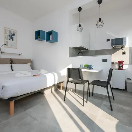 Quiet And Bright With A Balcony And Ac Milano