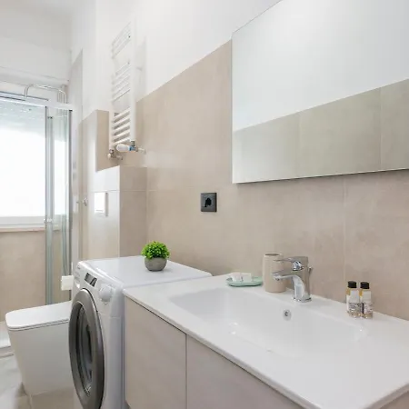 Appartamento Quiet And Bright With A Balcony And Ac Milano